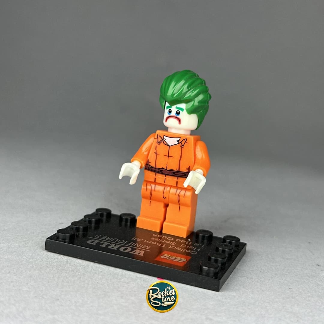Minifigura tipo LEGO DC Comics The Joker Prisión Arkham Asylum
