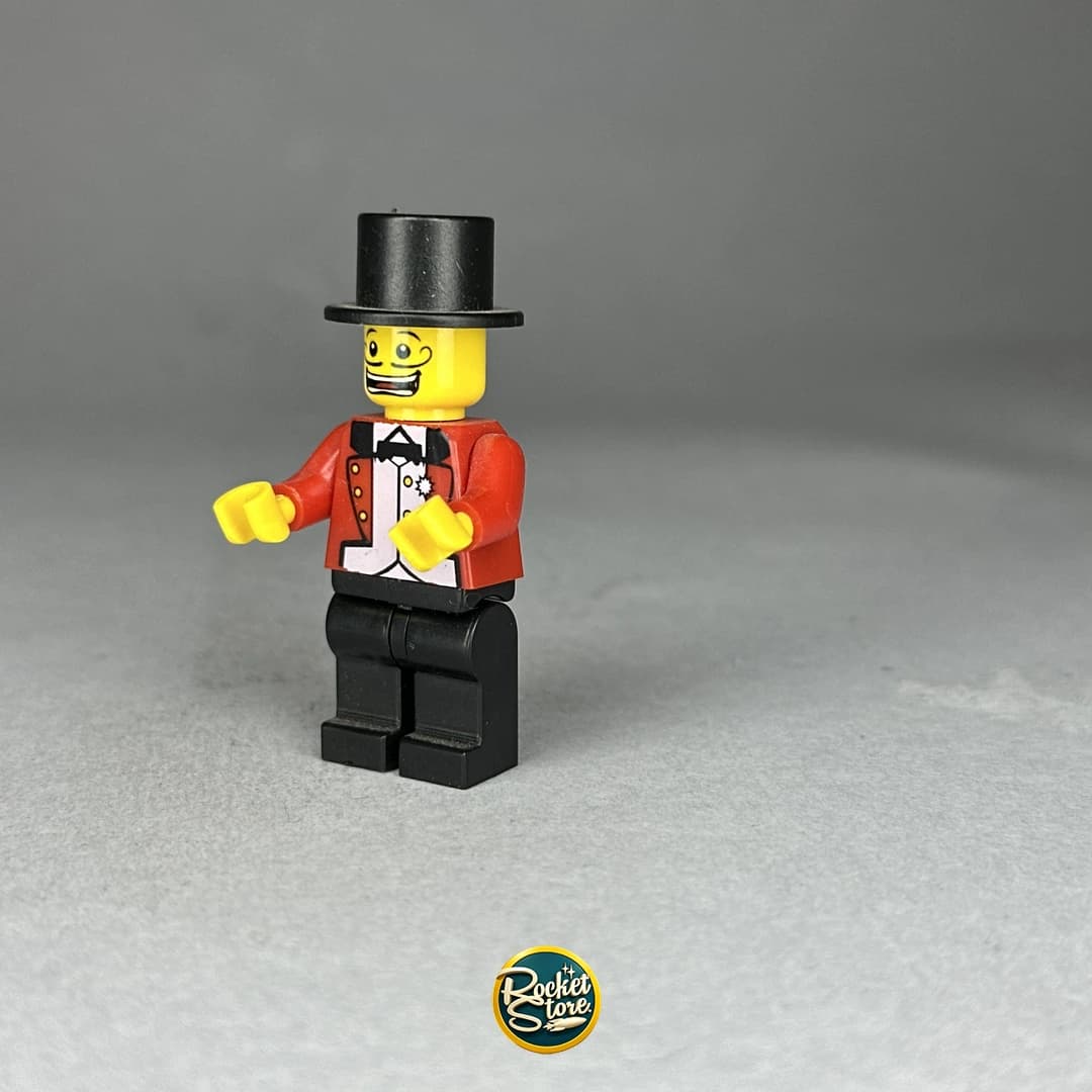 Minifigura tipo LEGO Mago de Circo con Frac Rojo y Chistera