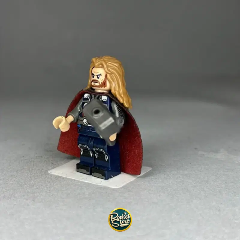 Minifigura tipo LEGO Marvel Thor Vengadores con Mjolnir y Capa