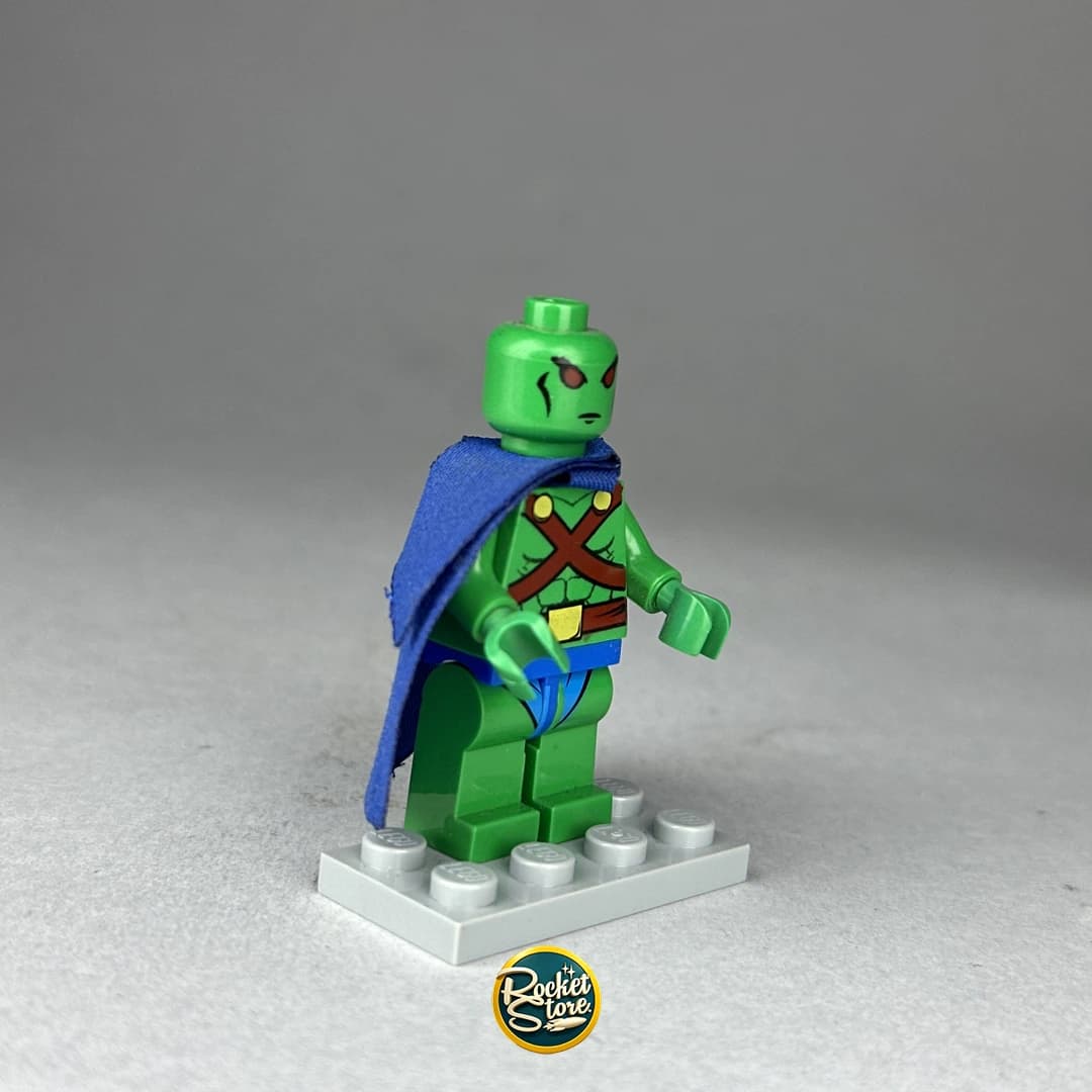 Minifigura tipo LEGO DC Comics Martian Manhunter con Capa Azul