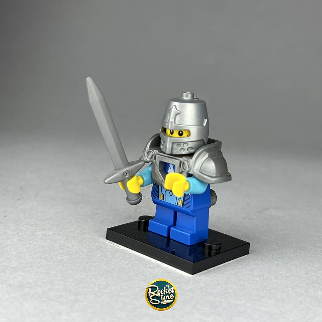 Minifigura LEGO Caballero Heroico con Espada y Armadura Serie 15