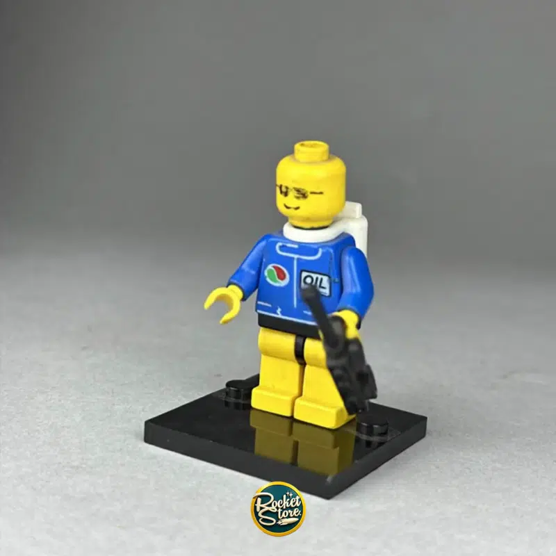Minifigura tipo LEGO Mecánico de Gasolinera Octan Clásico
