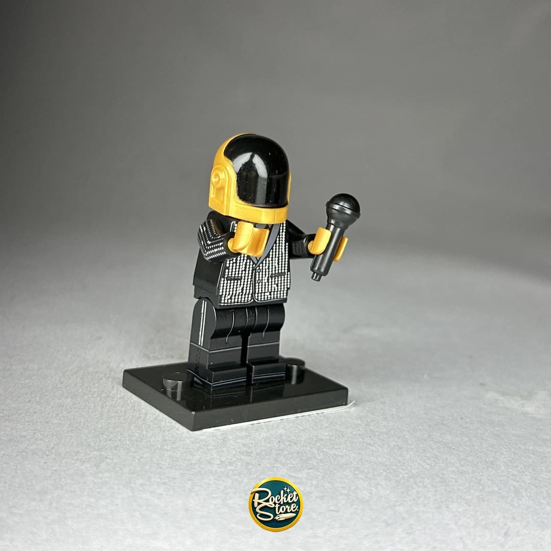 Minifigura tipo LEGO Daft Punk Guy-Manuel en Traje de Árbitro DJ