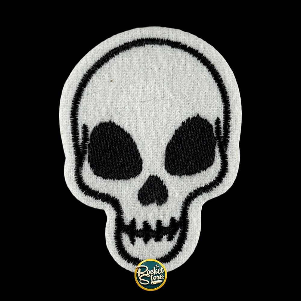 Parche Calavera Minimalista Blanco y Negro