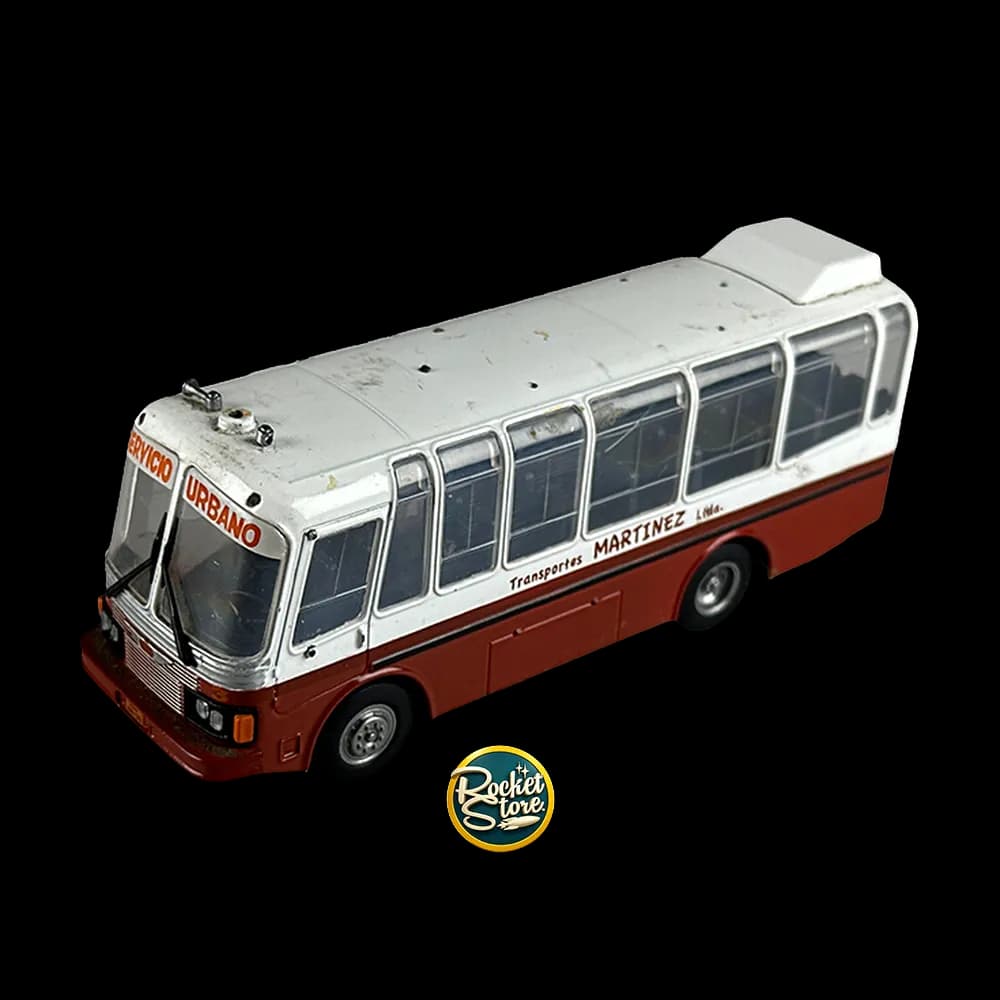 Bus Clásico Blanco y Vinotinto (Transportes Martínez)