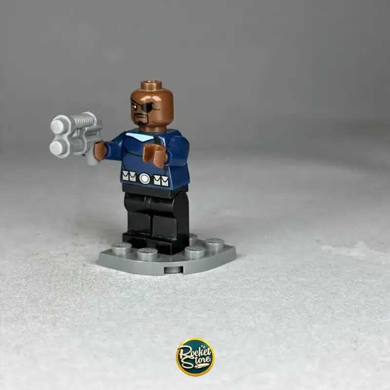 Minifigura tipo LEGO Marvel Nick Fury con Blasters Dobles Plateados
