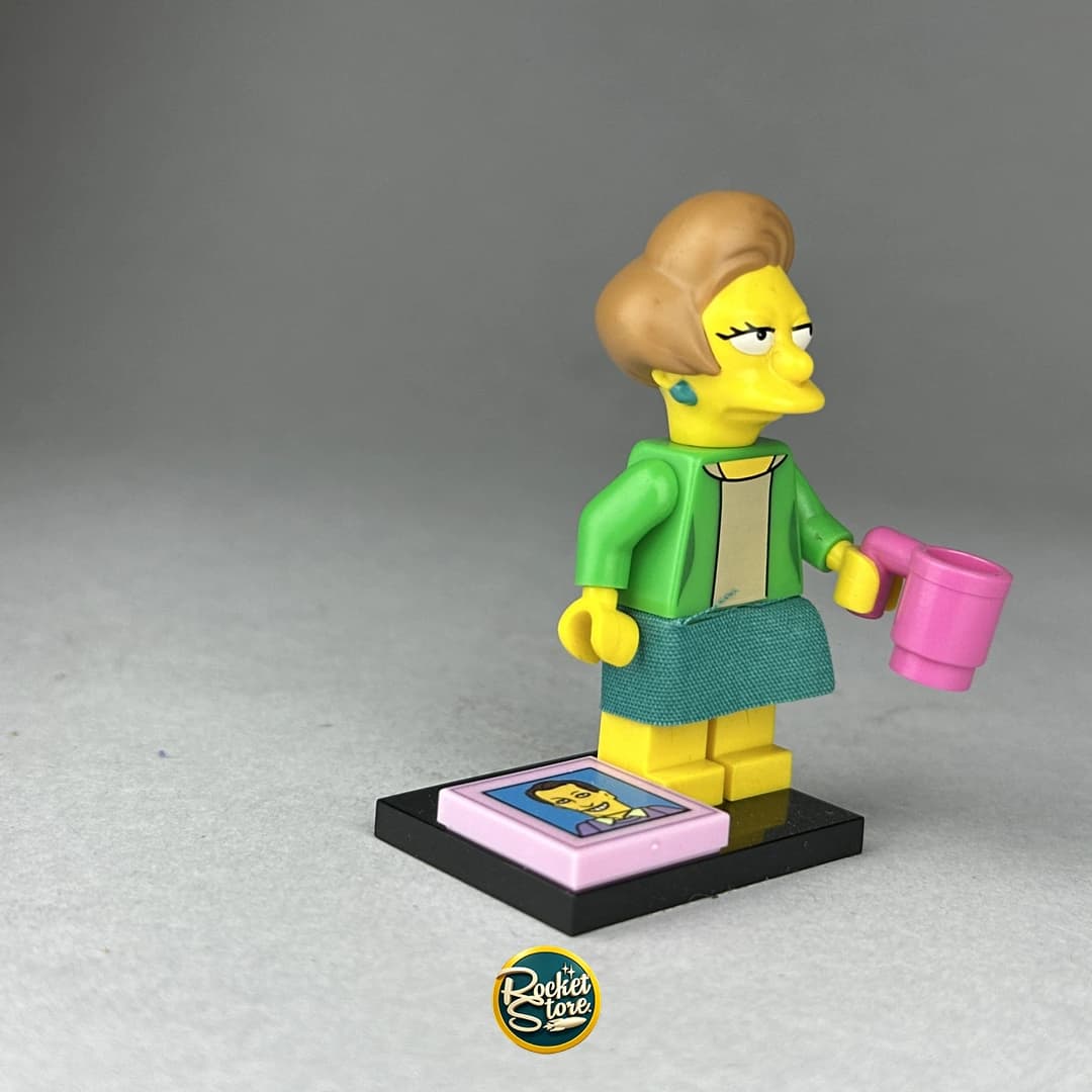 Minifigura LEGO The Simpsons Edna Krabappel con Examen