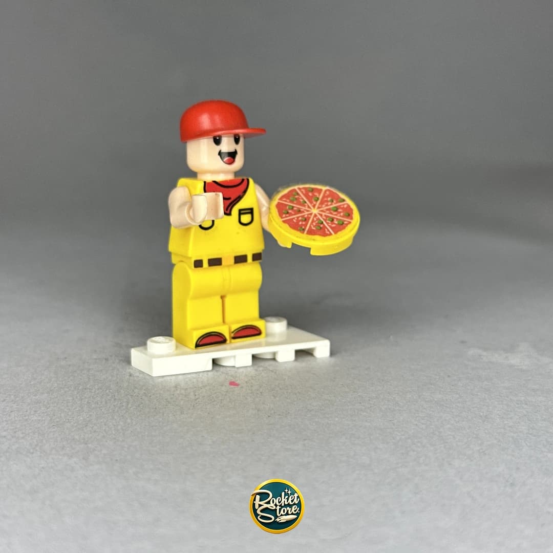 Minifigura tipo LEGO Repartidor de Pizza con Pizza Completa