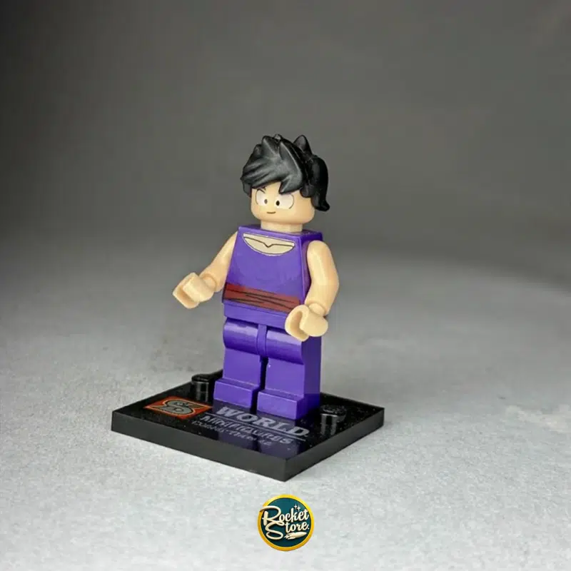 Minifigura tipo LEGO Dragon Ball Gohan Niño en Gi Morado