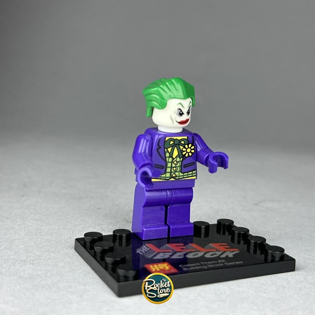 Minifigura tipo LEGO DC Comics The Joker Clásico Traje Púrpura