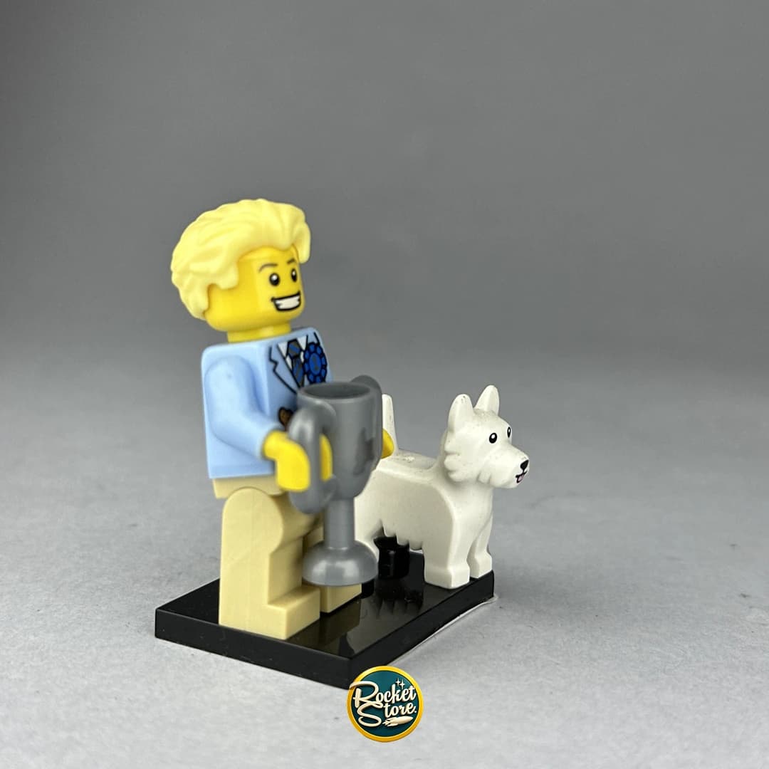 Minifigura LEGO Campeón Canino con Trofeo y Perro Serie 16