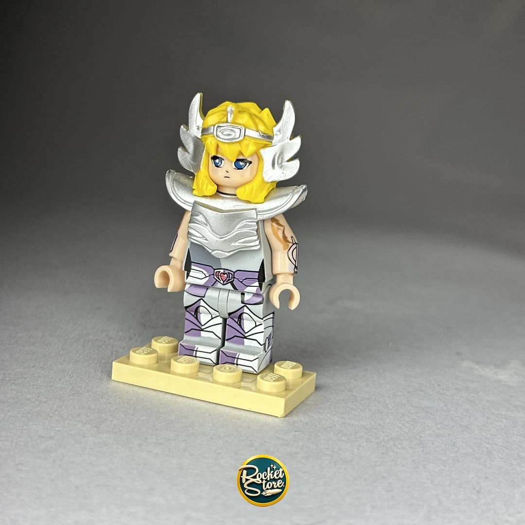 Minifigura tipo LEGO Caballero del Zodiaco con Armadura Alada Plateada