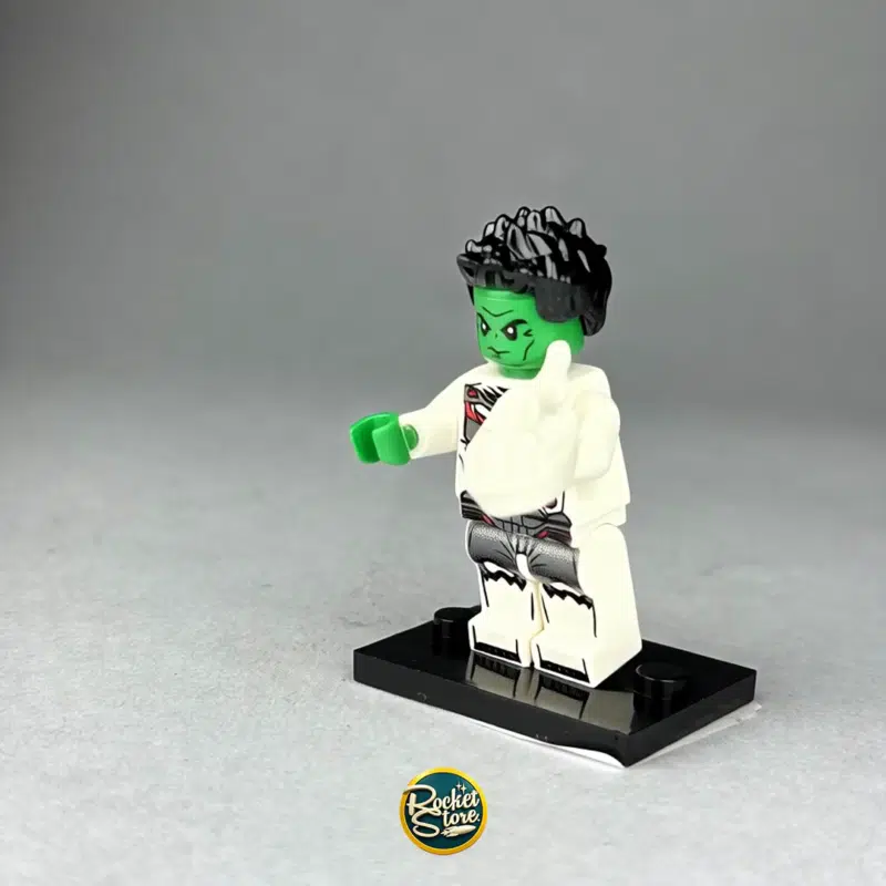 Minifigura tipo LEGO Marvel She-Hulk en Traje Cuántico