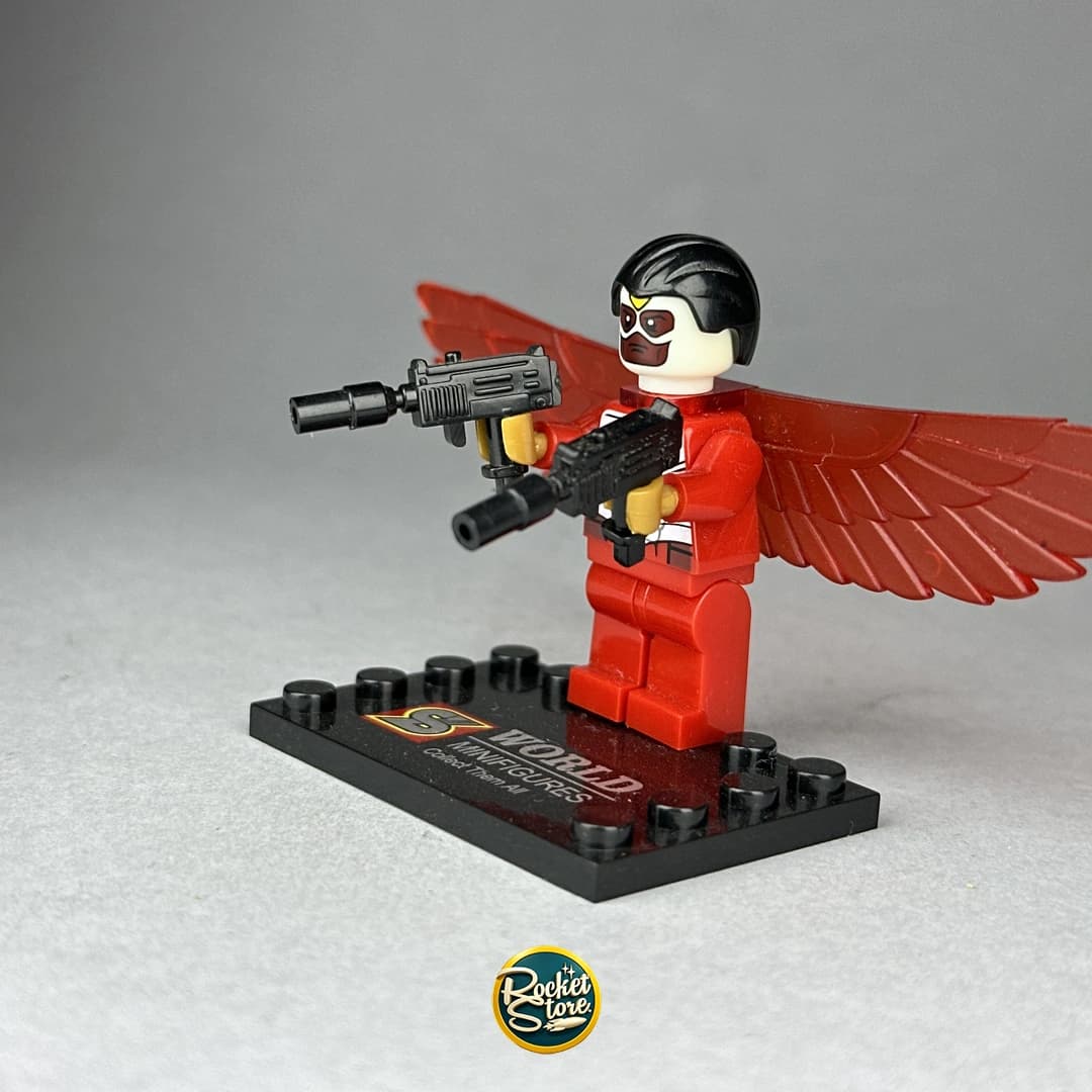 Minifigura tipo LEGO Marvel Falcon con Alas Rojas y Rifles