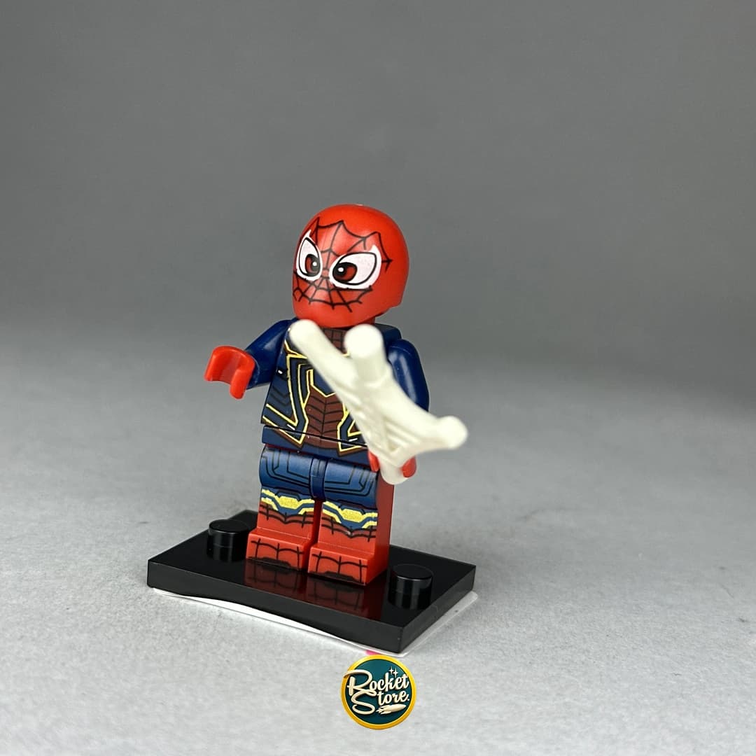 Minifigura tipo LEGO Marvel Spider-Man Iron Spider con Telaraña