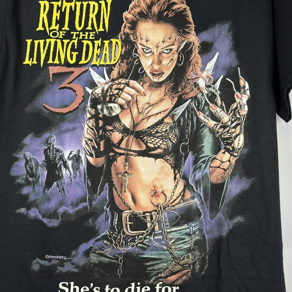 Camiseta Return of the Living Dead 3 - Julie Walker Zombie Gótica - Foto 1