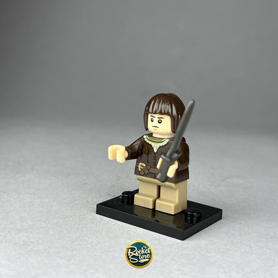 Minifigura tipo LEGO Arya Stark con Espada Aguja Game of Thrones