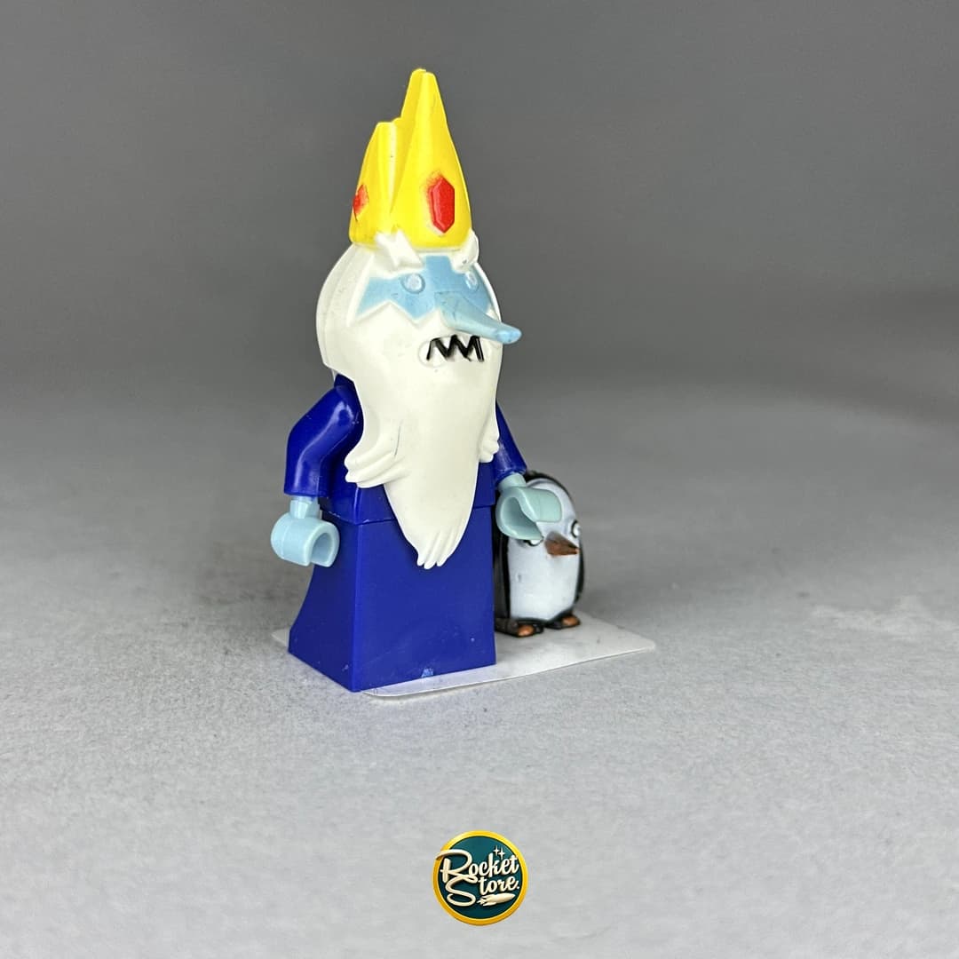 Minifigura tipo LEGO Rey Helado Ice King con Gunter Adventure Time