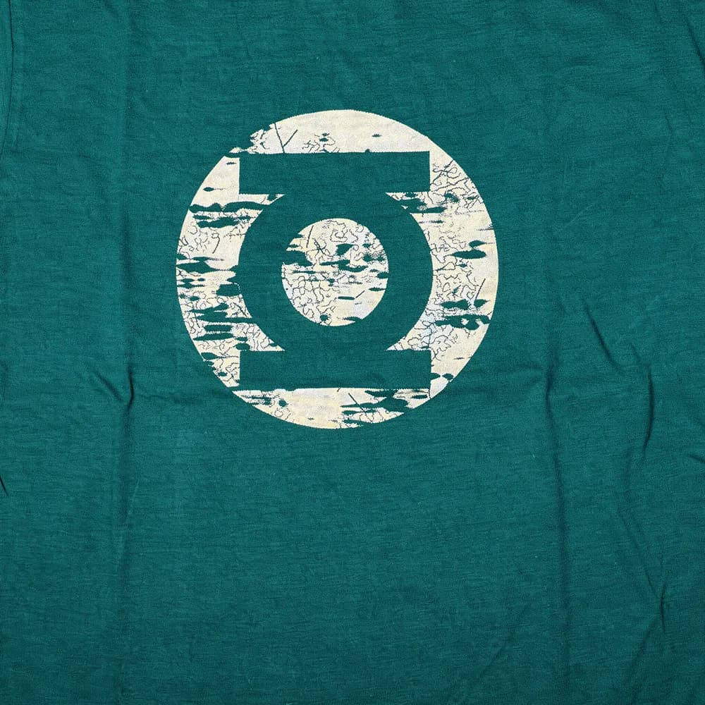 Camiseta Green Lantern - Emblema Vintage Desgastado Verde