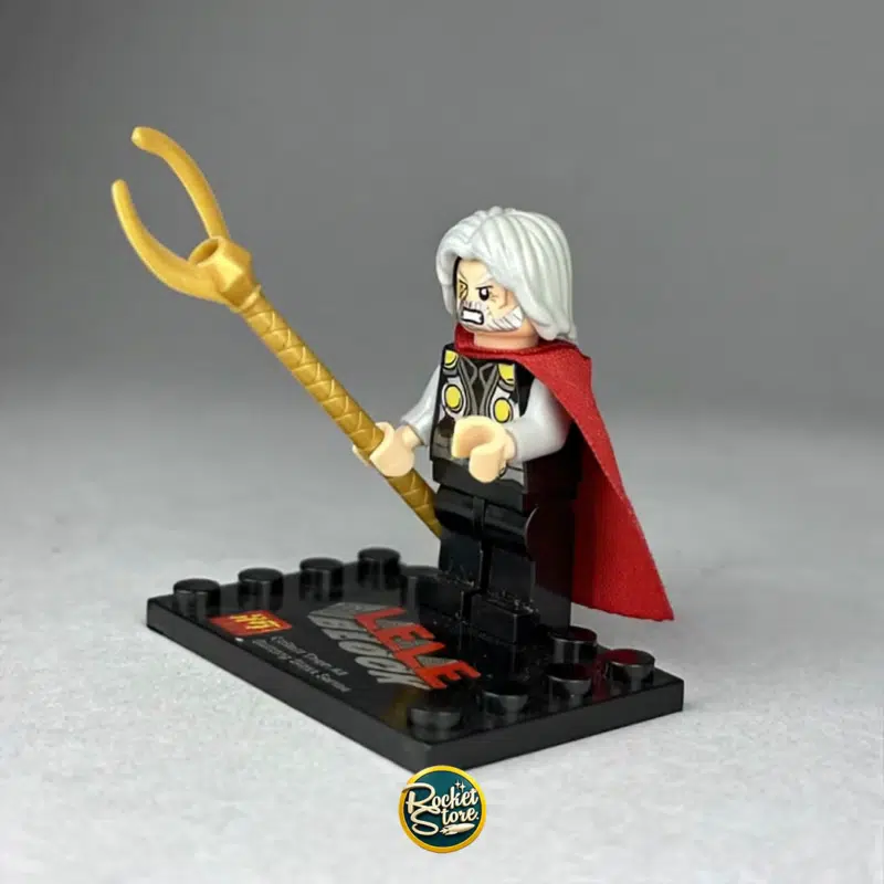 Minifigura tipo LEGO Marvel Odín Padre de Todo con Tridente Dorado