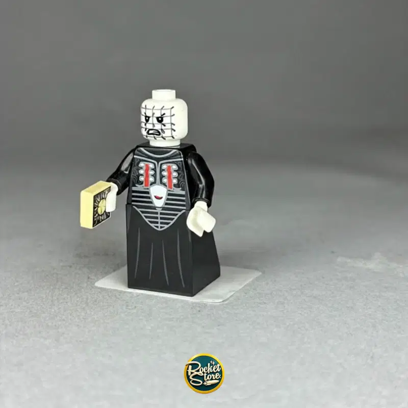 Minifigura tipo LEGO Pinhead Cenobita con Cubo Lament Hellraiser