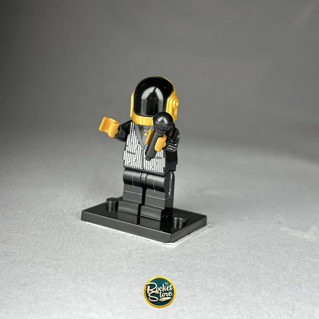 Minifigura tipo LEGO Daft Punk Guy-Manuel en Traje de Árbitro DJ