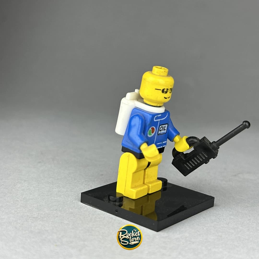 Minifigura tipo LEGO Mecánico de Gasolinera Octan Clásico