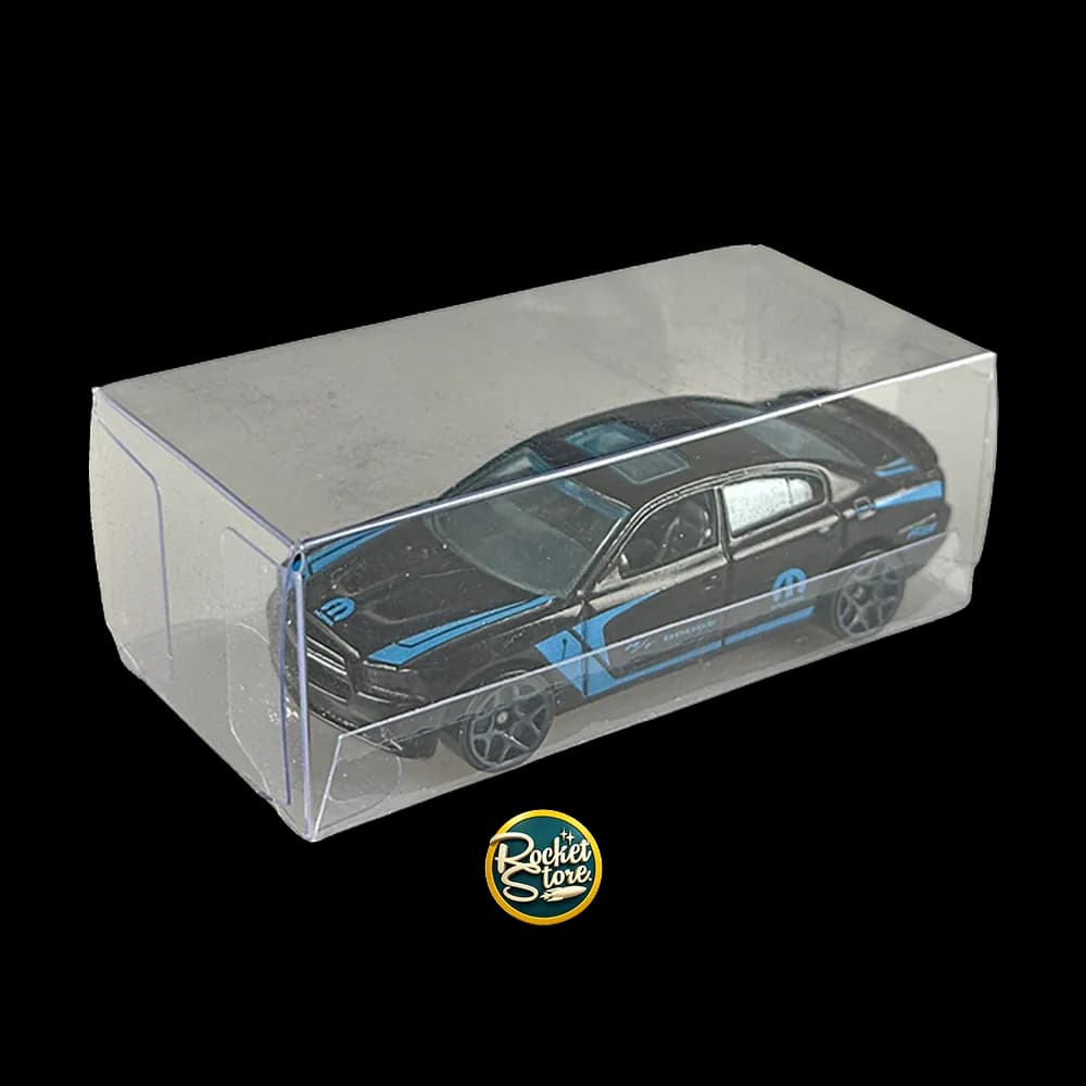 Sedán Deportivo Negro en Caja Protectora