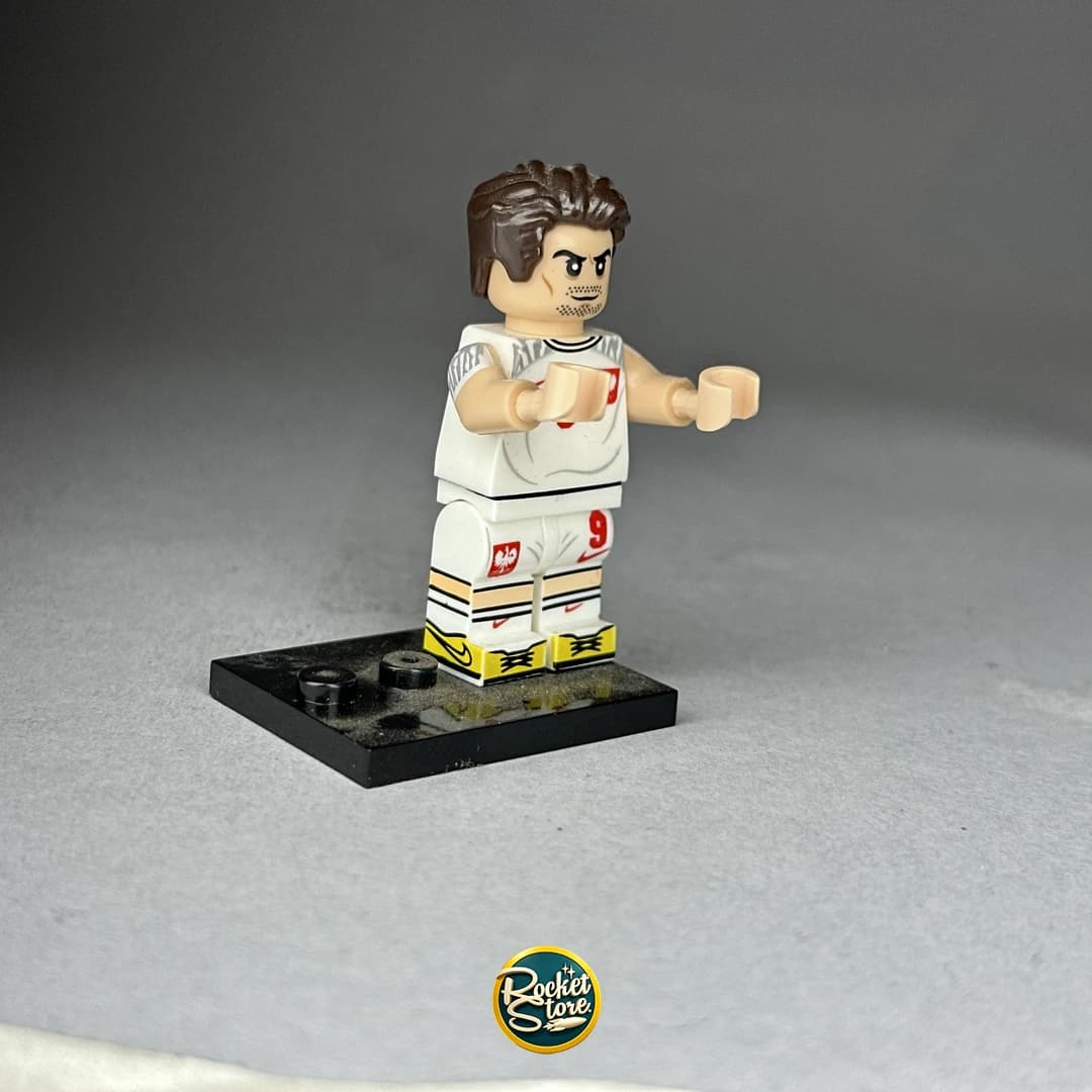 Minifigura tipo LEGO Robert Lewandowski #9 Polonia con Balón