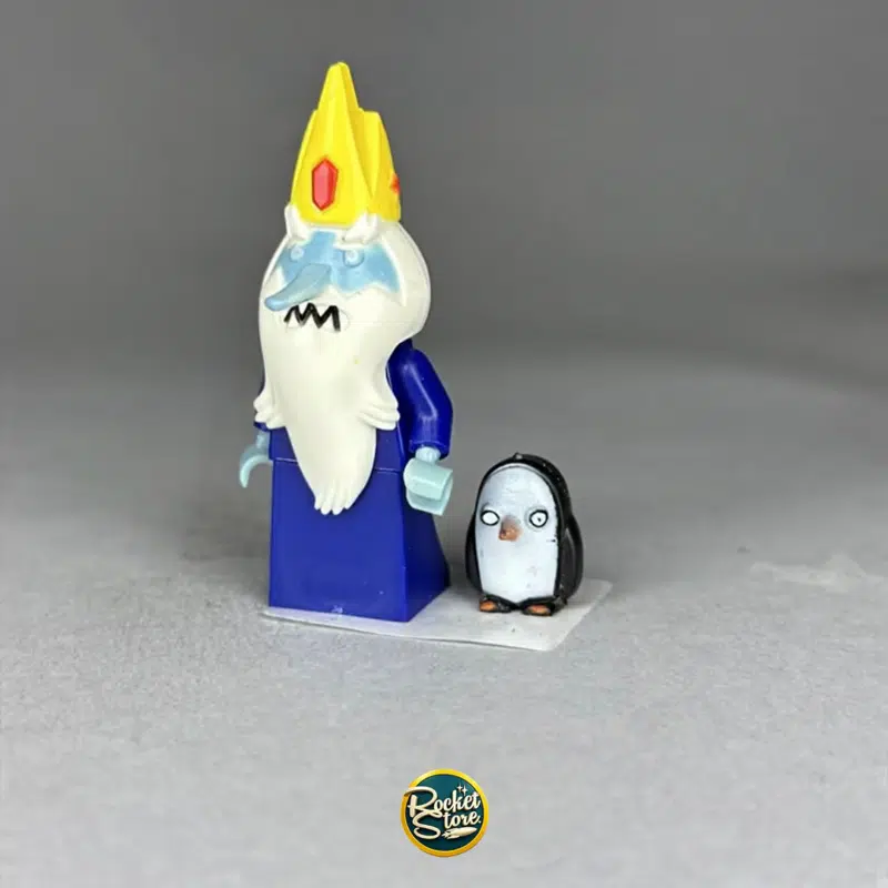 Minifigura tipo LEGO Rey Helado Ice King con Gunter Adventure Time
