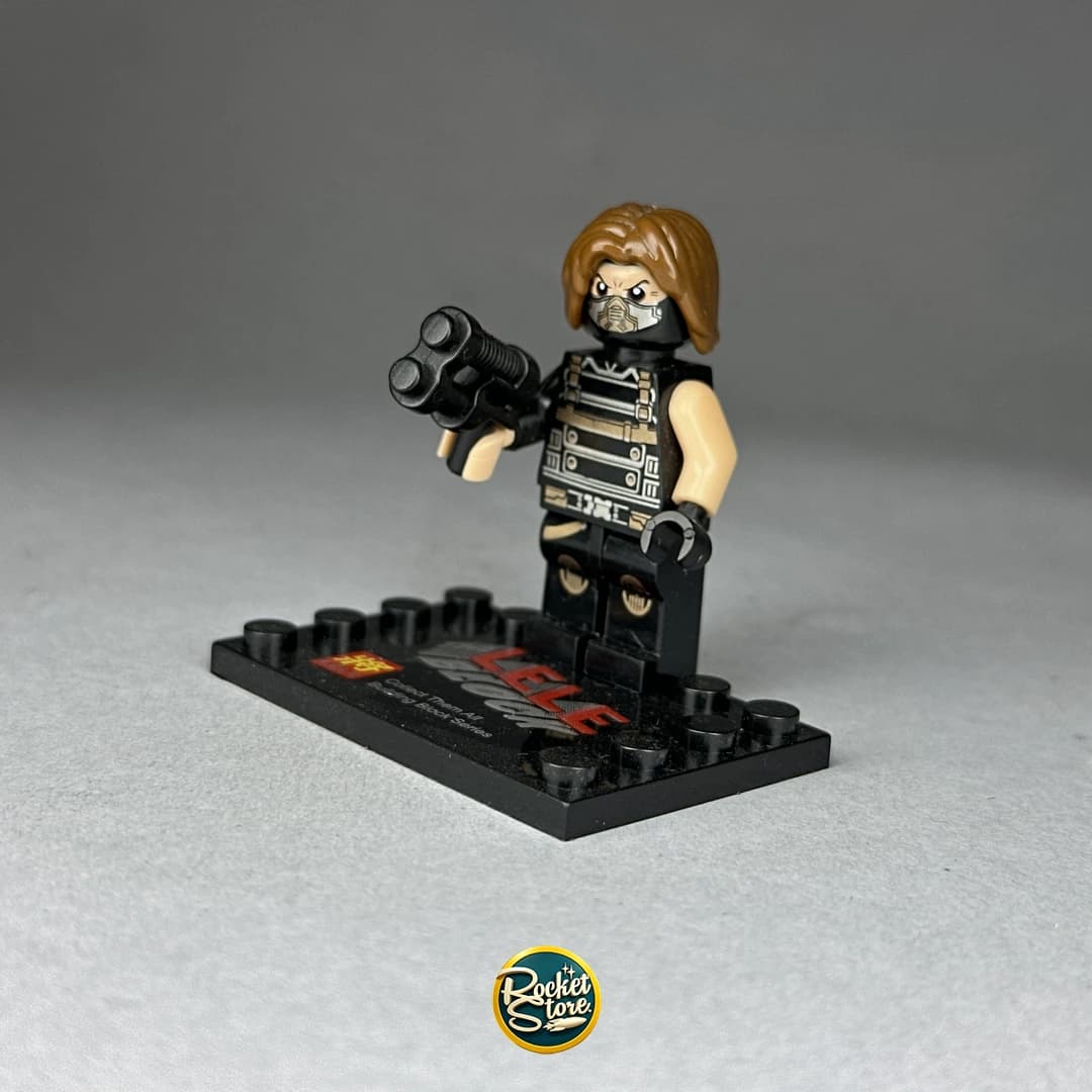Minifigura tipo LEGO Marvel Soldado del Invierno con Rifle