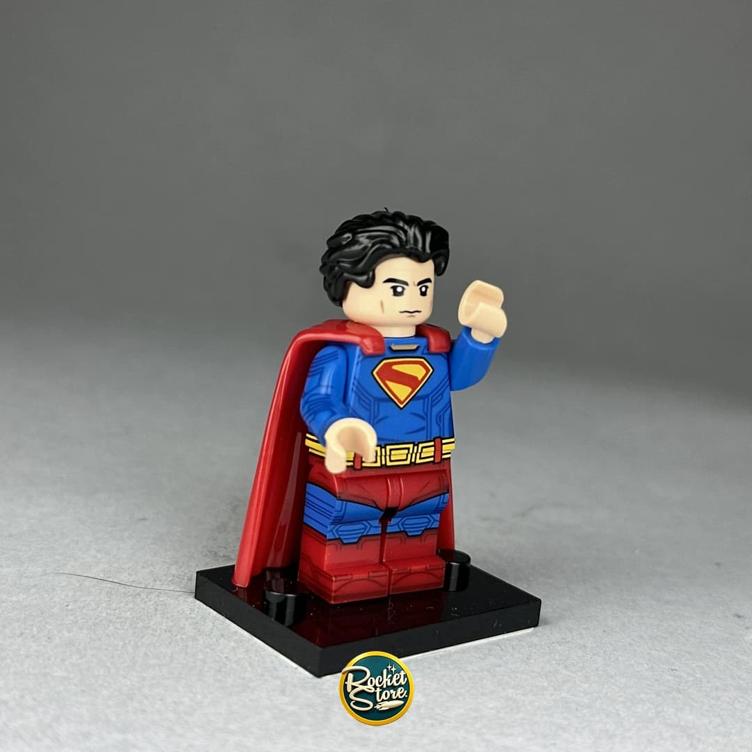 Minifigura tipo LEGO DC Comics Superman con Capa Roja