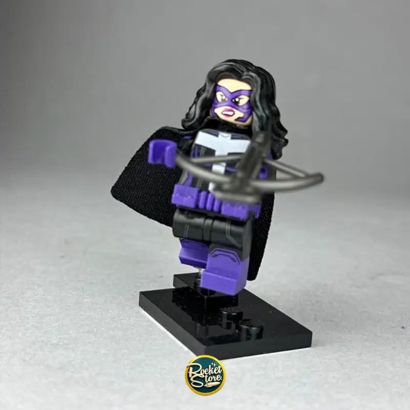 Minifigura LEGO DC Comics Huntress con Ballesta