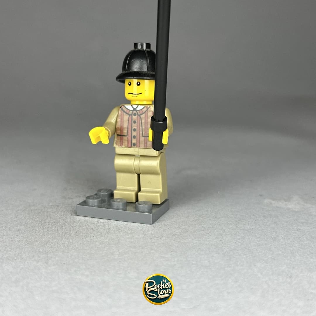 Minifigura tipo LEGO Deshollinador de Chimeneas con Cepillo Largo