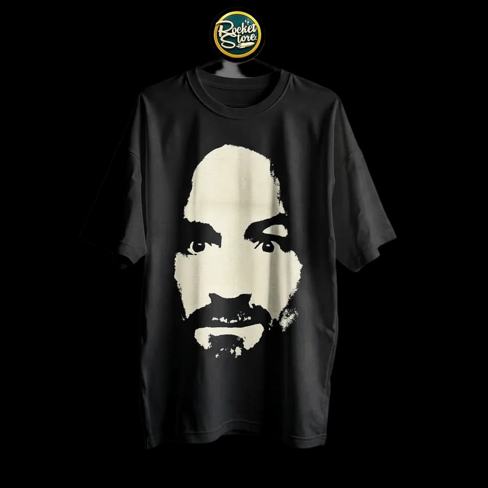 Camiseta Anton LaVey - Retrato Stencil Alto Contraste Negro