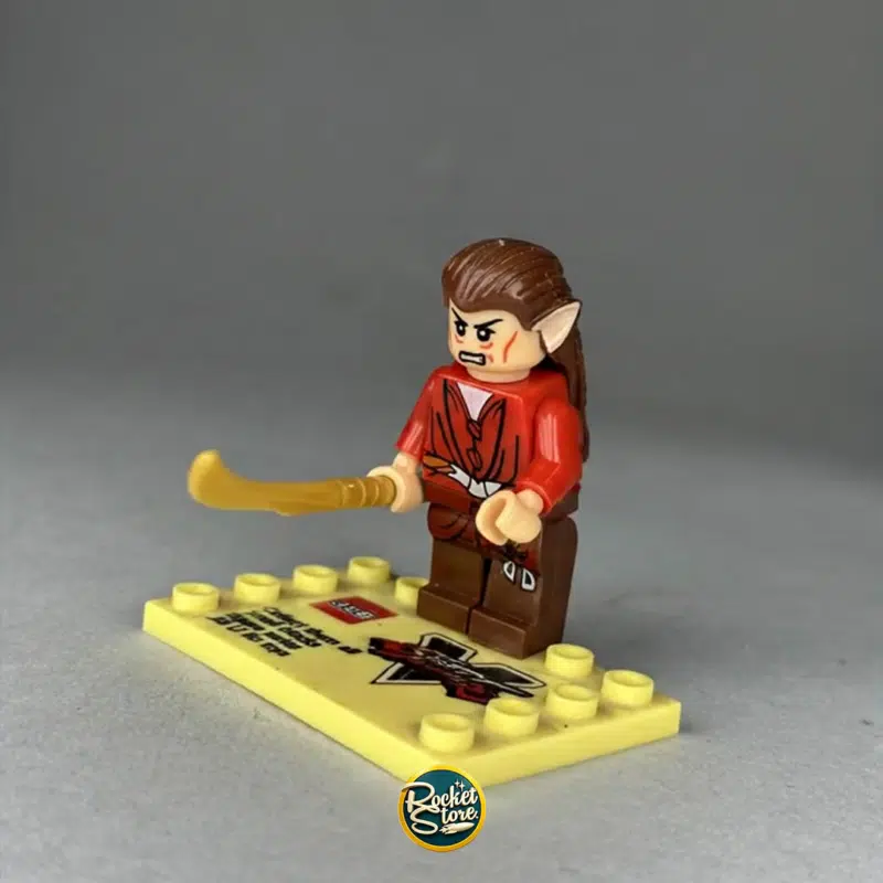 Minifigura tipo LEGO Guerrero Elfo con Cimitarra Dorada