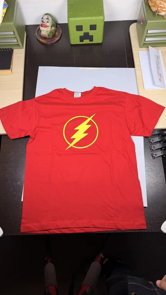Camiseta The Flash - Emblema Rayo Clásico Rojo